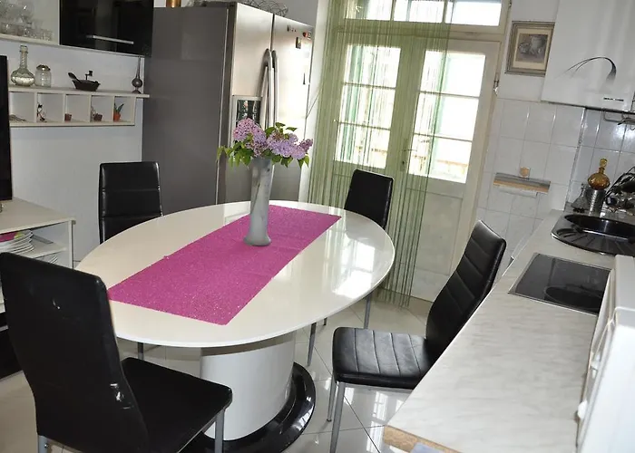 فندق مبيت وإفطار Design Bacvice Arti 4*