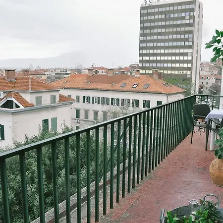 Design Bacvice Arti 4* 스플리트