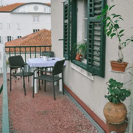 Design Bacvice Arti Split