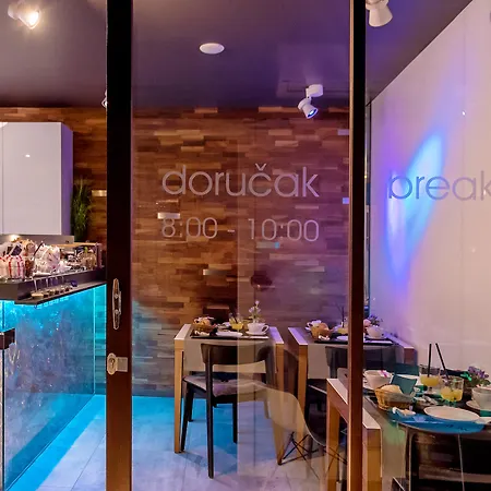 Panzió Design Bacvice Arti 4*